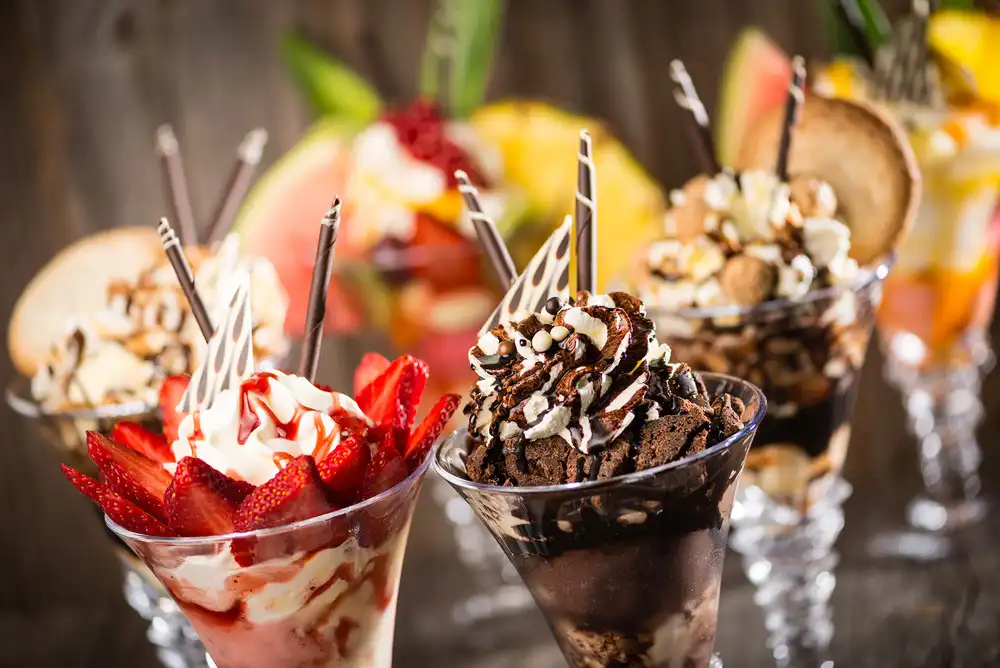 Waldivan - Restaurant - Mehrere Eisbecher